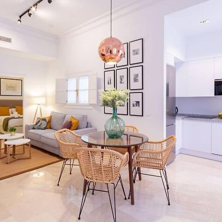 Mumu Luxury Suite Lirio Sevilla Buitenkant foto