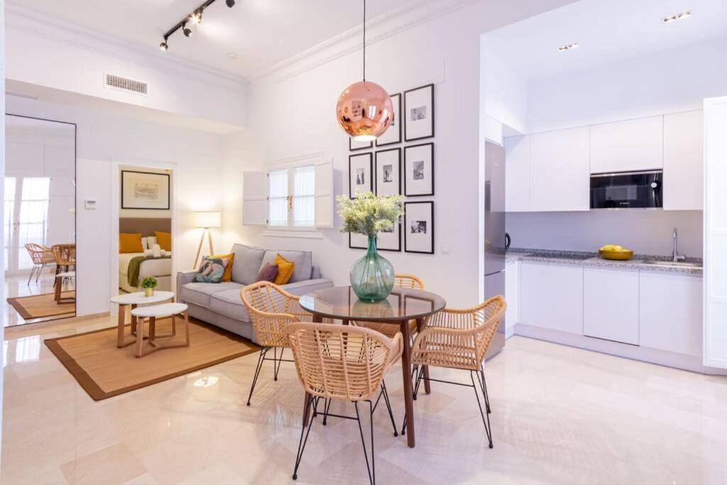 Mumu Luxury Suite Lirio Sevilla Buitenkant foto