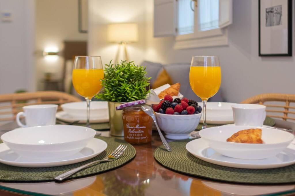 Mumu Luxury Suite Lirio Sevilla Buitenkant foto