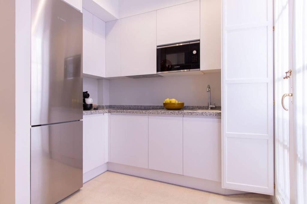 Mumu Luxury Suite Lirio Sevilla Buitenkant foto